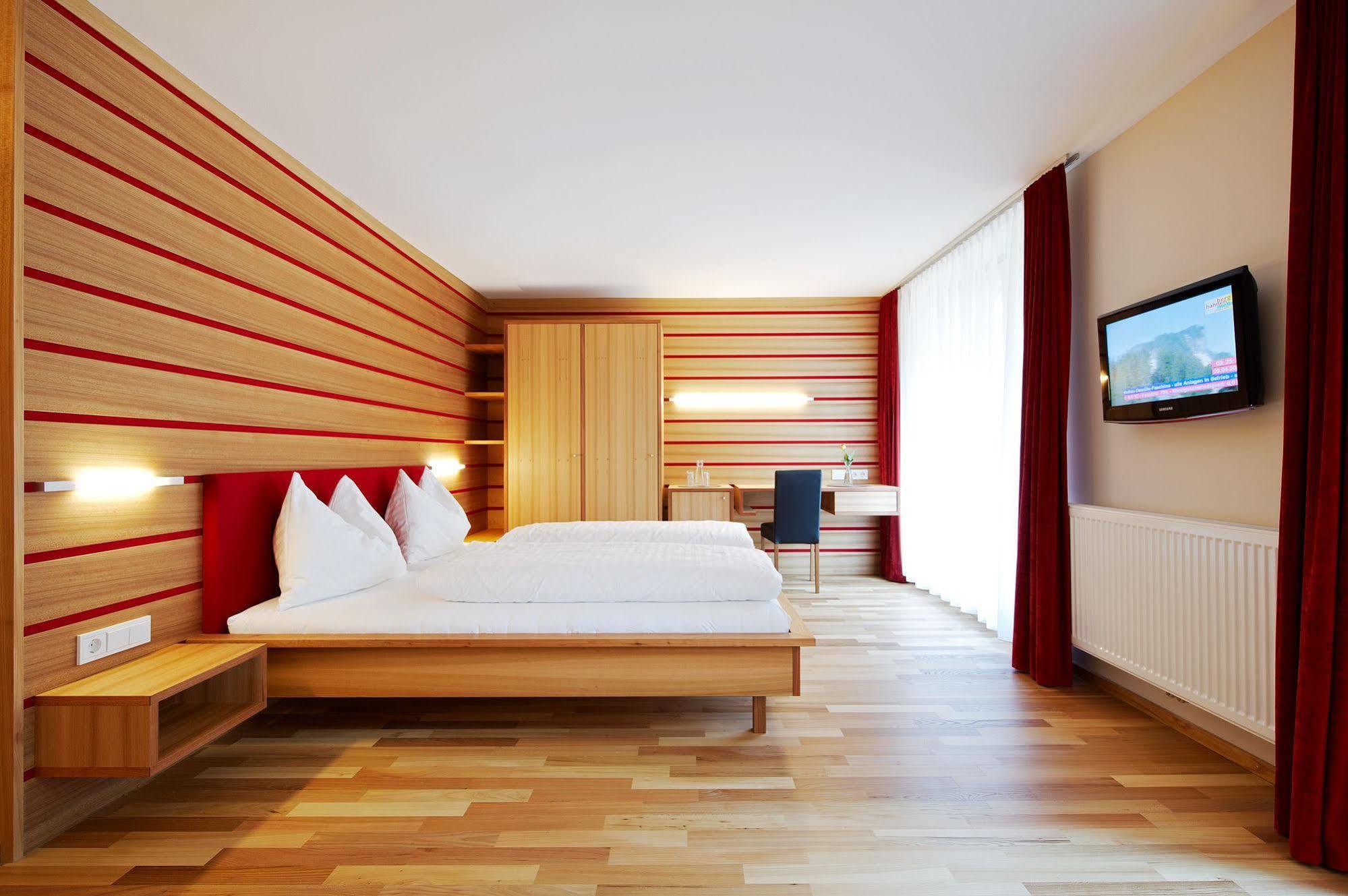 Hotel Kanisfluh ميلاو المظهر الخارجي الصورة